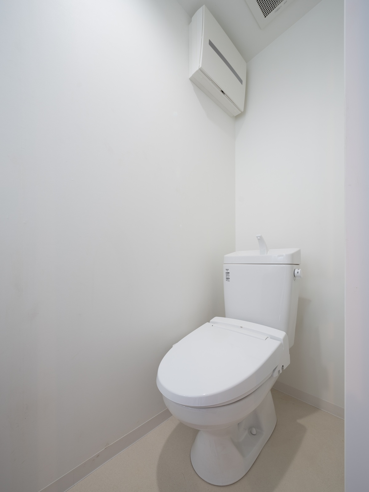 2階 トイレ Restroom
